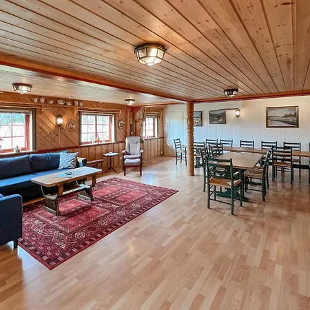 4 Bedroom Gorgeous In Bagn